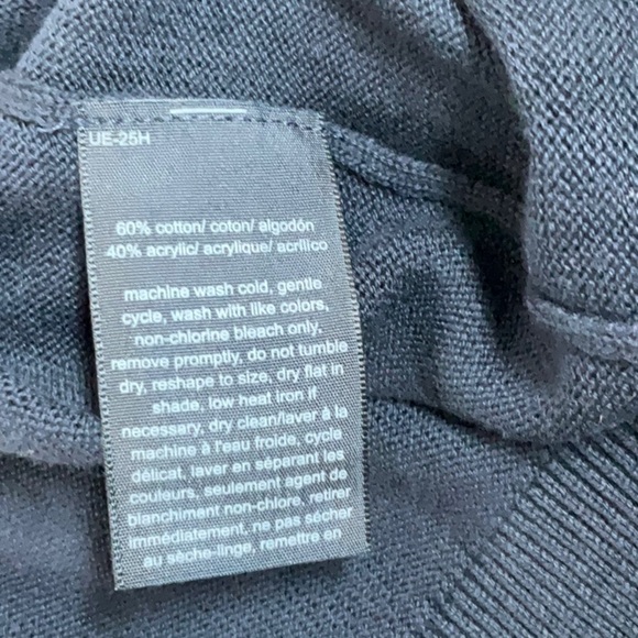 Tommy Hilfiger
Women's Logo Heart Crewneck Sweater Size XL - Picture 9 of 10